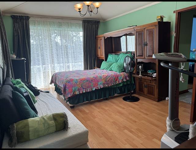 3 BEDROOM FREEHOLD FOR SALE IN HOWICK WEST